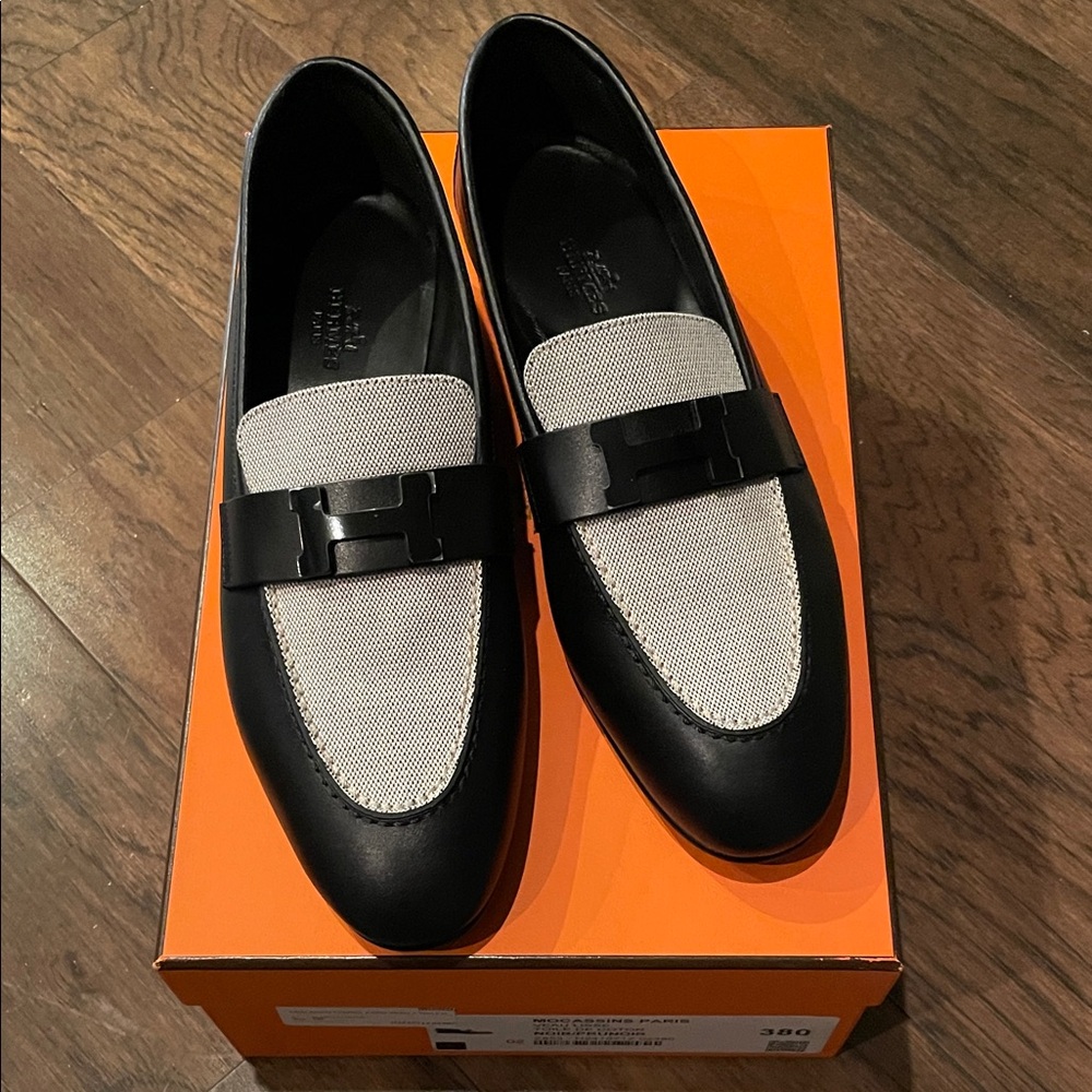 Hermes Paris Moccasin Loafers Sz. 38 BNIB